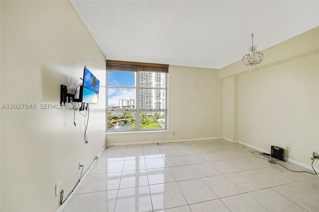 Real estate property located at 3600 Mystic Pointe Dr #812, Miami-dade, Mystic Pointe Condo No On, Aventura, FL