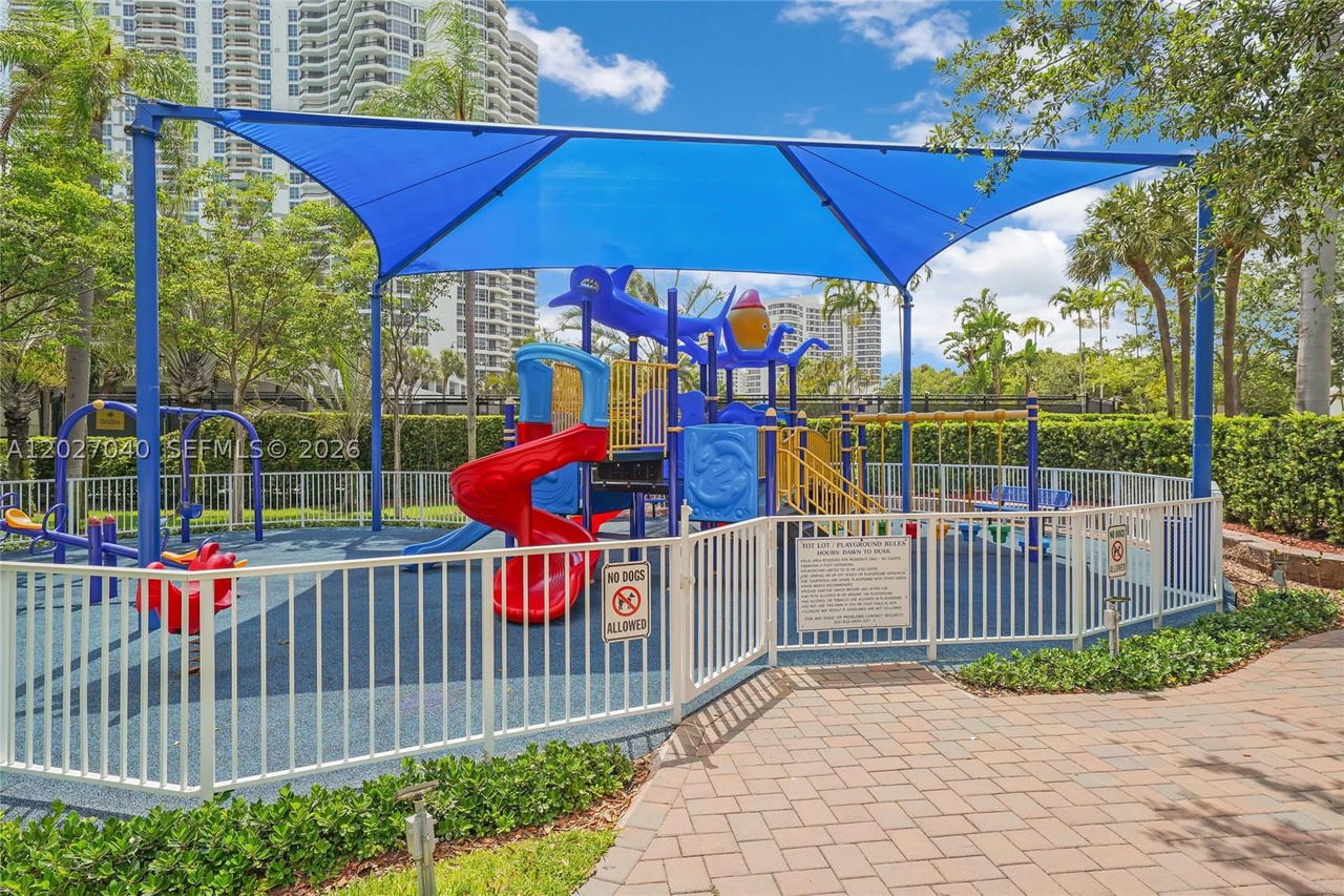 Real estate property located at 3600 Mystic Pointe Dr #812, Miami-dade, Mystic Pointe Condo No On, Aventura, FL