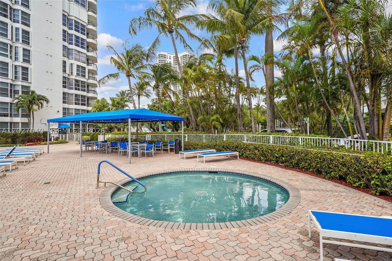 Real estate property located at 3600 Mystic Pointe Dr #812, Miami-dade, Mystic Pointe Condo No On, Aventura, FL