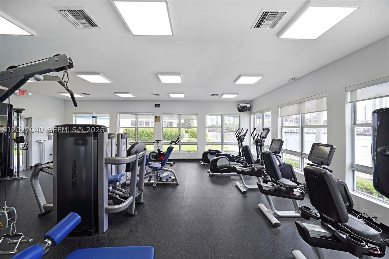 Real estate property located at 3600 Mystic Pointe Dr #812, Miami-dade, Mystic Pointe Condo No On, Aventura, FL