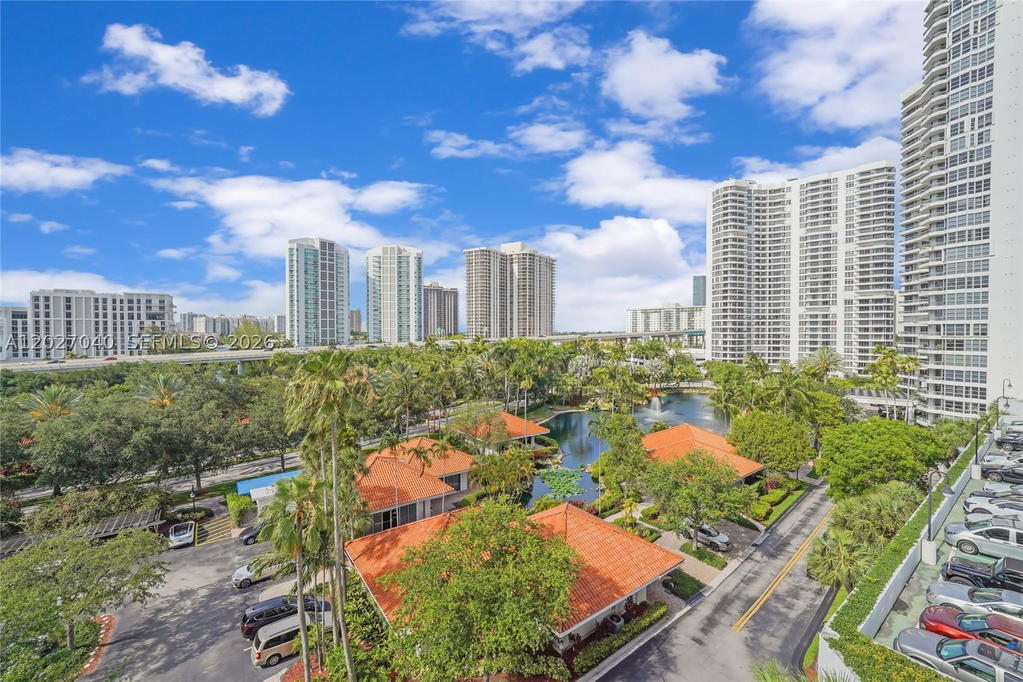 Real estate property located at 3600 Mystic Pointe Dr #812, Miami-dade, Mystic Pointe Condo No On, Aventura, FL