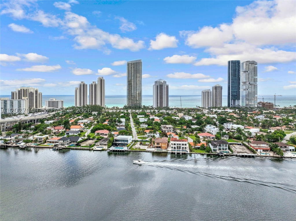 Real estate property located at 3600 Mystic Pointe Dr #812, Miami-dade, Mystic Pointe Condo No On, Aventura, FL