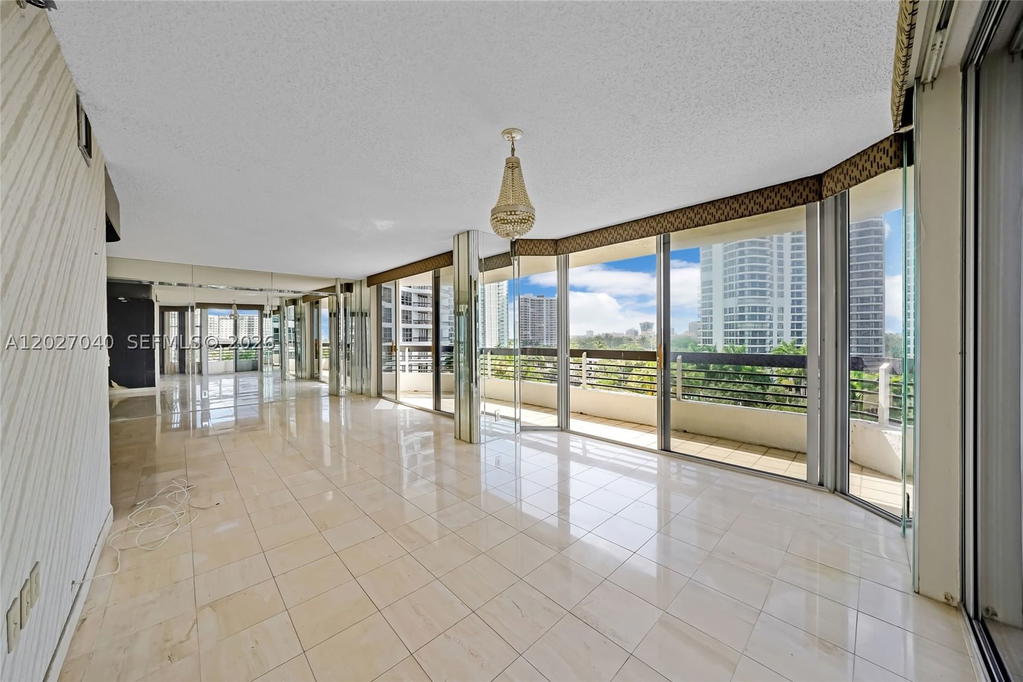 Real estate property located at 3600 Mystic Pointe Dr #812, Miami-dade, Mystic Pointe Condo No On, Aventura, FL
