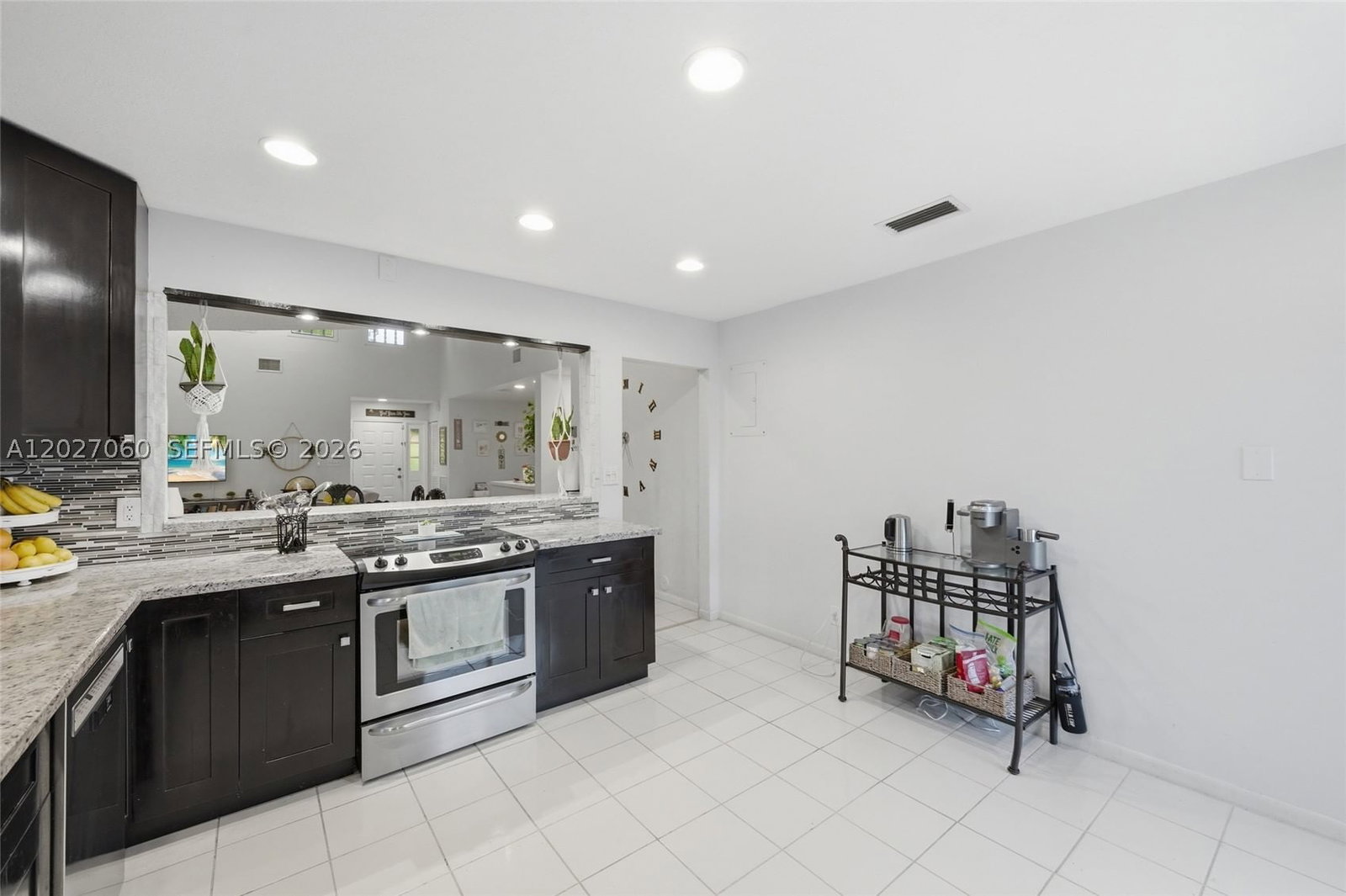 Real estate property located at 8189 Pine Cir #49, Broward, Pines At Woodmont Ii Condo, Tamarac, FL