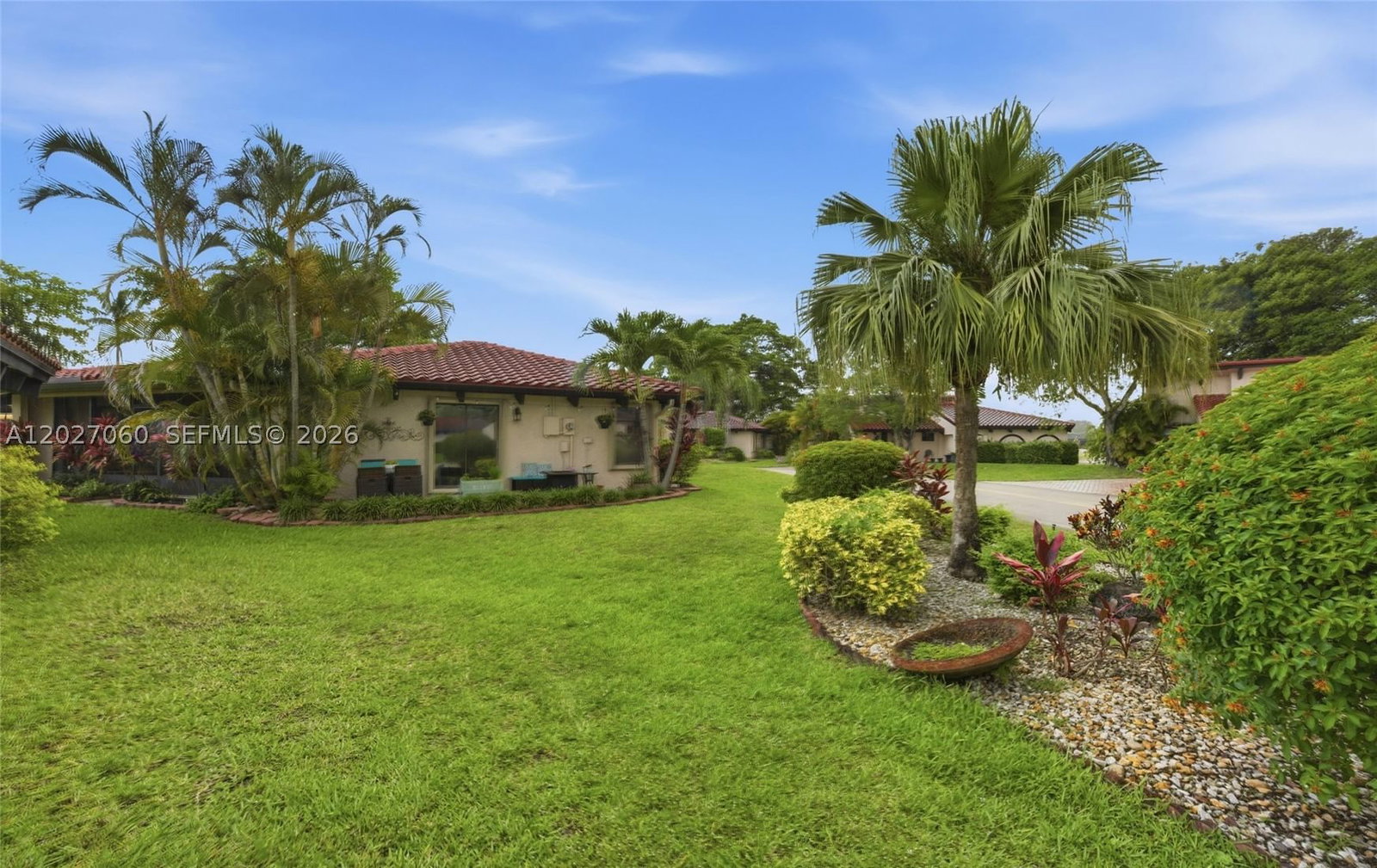 Real estate property located at 8189 Pine Cir #49, Broward, Pines At Woodmont Ii Condo, Tamarac, FL