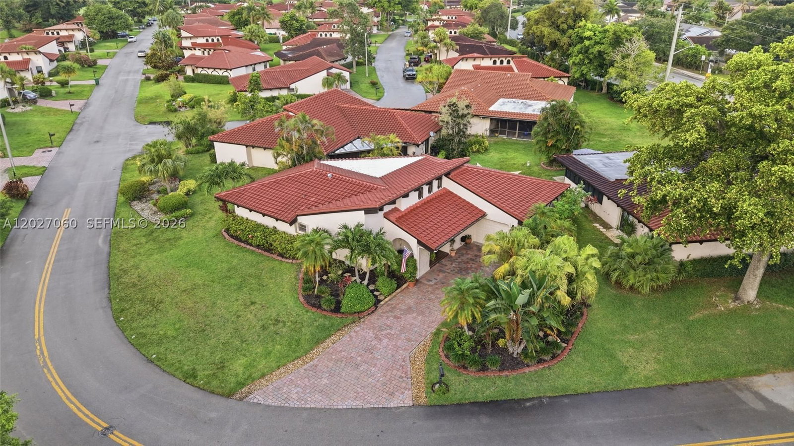 Real estate property located at 8189 Pine Cir #49, Broward, Pines At Woodmont Ii Condo, Tamarac, FL