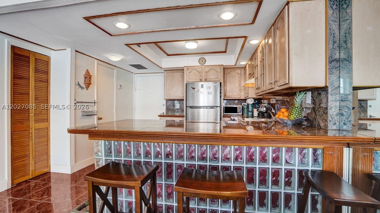 Real estate property located at 1228 West Ave #1404, Miami-dade, Bayview Terr Condo, Miami Beach, FL