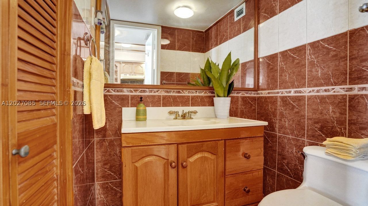 Real estate property located at 1228 West Ave #1404, Miami-dade, Bayview Terr Condo, Miami Beach, FL