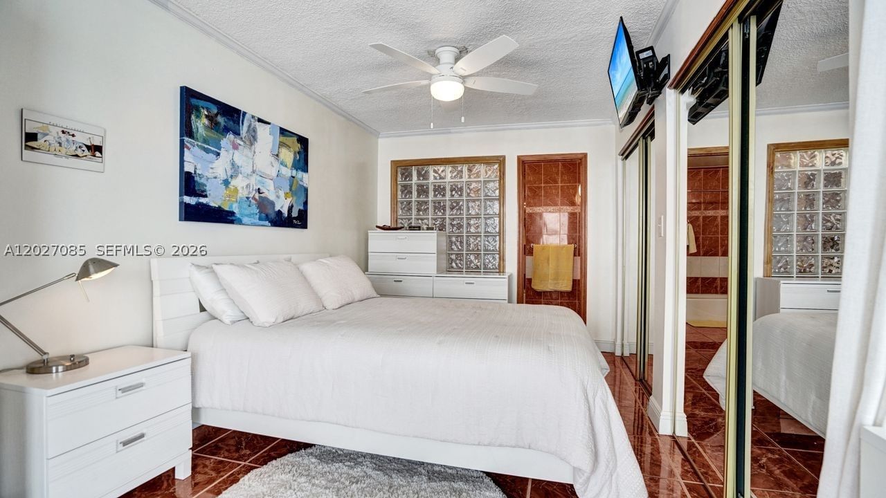 Real estate property located at 1228 West Ave #1404, Miami-dade, Bayview Terr Condo, Miami Beach, FL