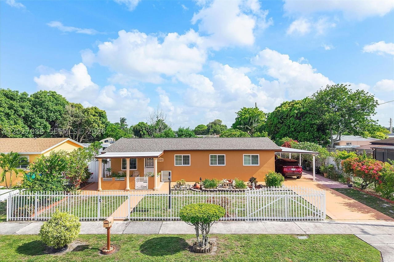 Real estate property located at 5540 180th Ter, Miami-dade, Carol City Lake Steven Es, Miami Gardens, FL