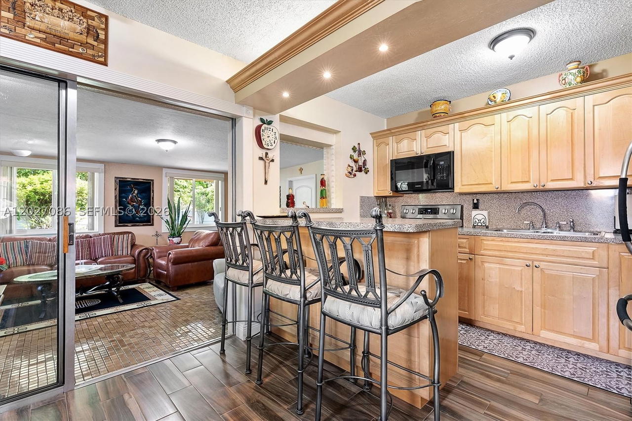 Real estate property located at 5540 180th Ter, Miami-dade, Carol City Lake Steven Es, Miami Gardens, FL