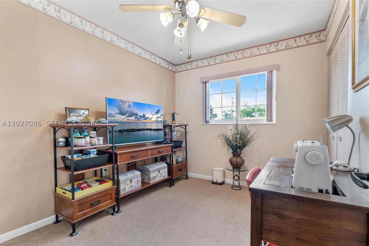 Real estate property located at 5540 180th Ter, Miami-dade, Carol City Lake Steven Es, Miami Gardens, FL