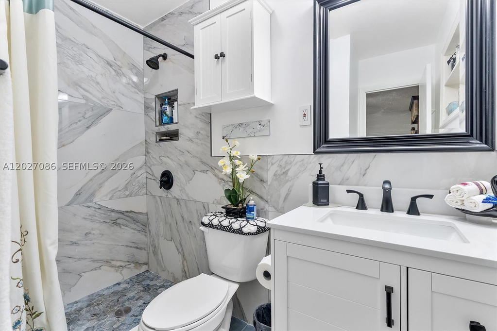 Real estate property located at 5540 180th Ter, Miami-dade, Carol City Lake Steven Es, Miami Gardens, FL
