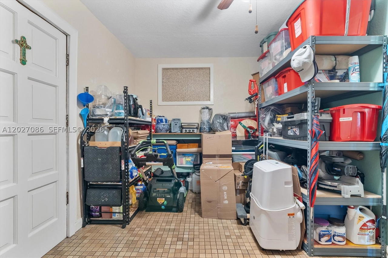 Real estate property located at 5540 180th Ter, Miami-dade, Carol City Lake Steven Es, Miami Gardens, FL