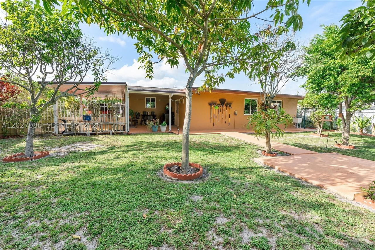 Real estate property located at 5540 180th Ter, Miami-dade, Carol City Lake Steven Es, Miami Gardens, FL
