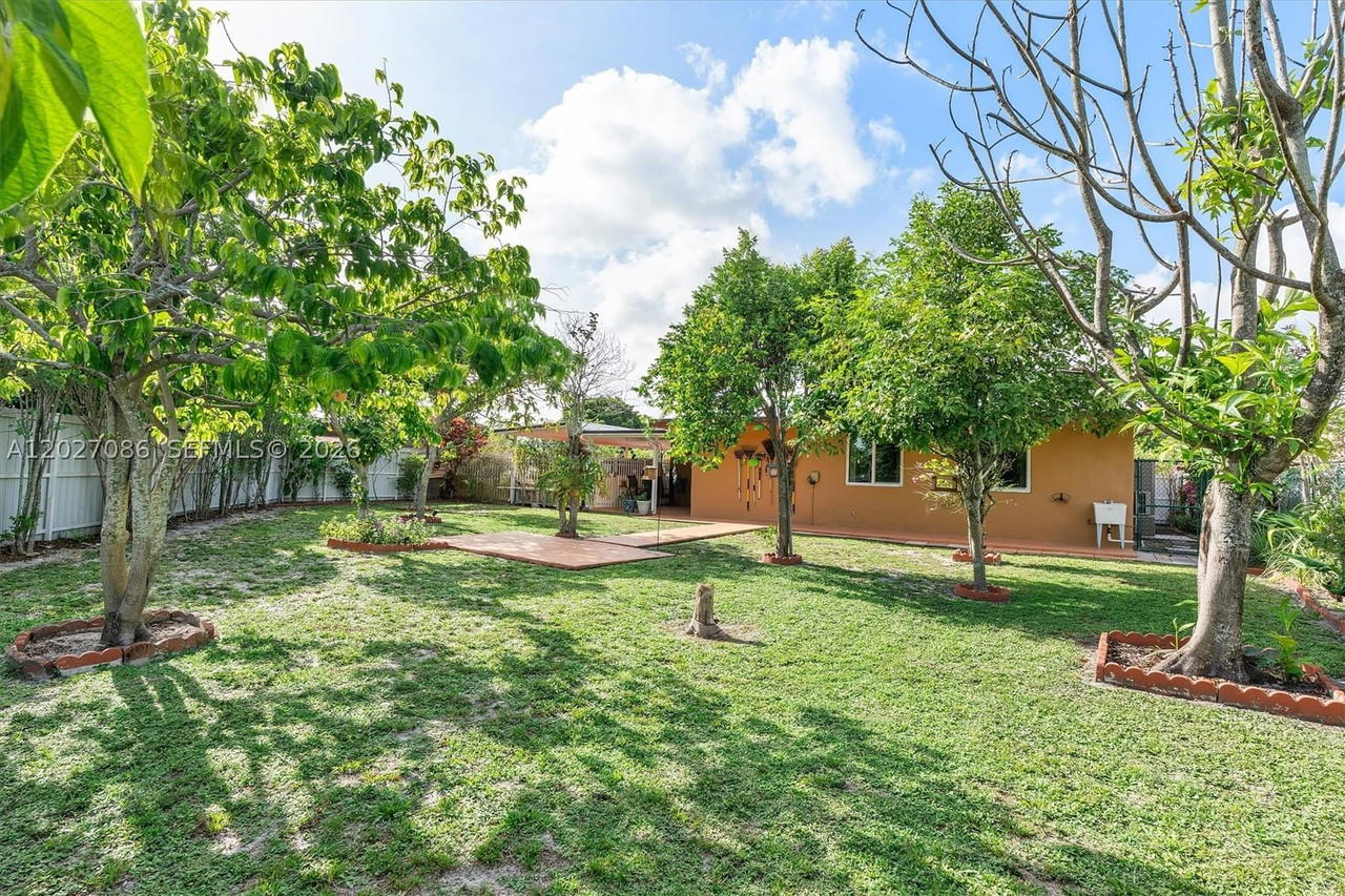 Real estate property located at 5540 180th Ter, Miami-dade, Carol City Lake Steven Es, Miami Gardens, FL