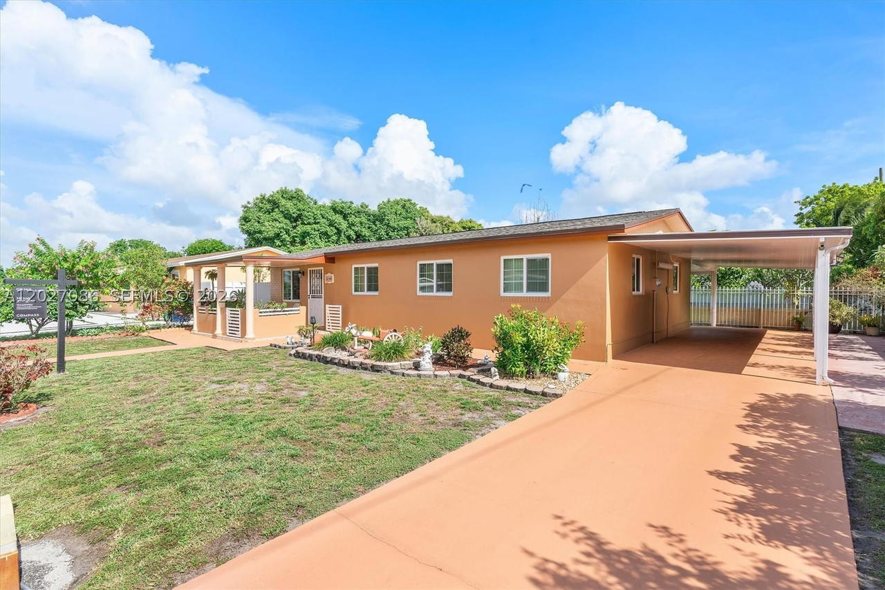 Real estate property located at 5540 180th Ter, Miami-dade, Carol City Lake Steven Es, Miami Gardens, FL