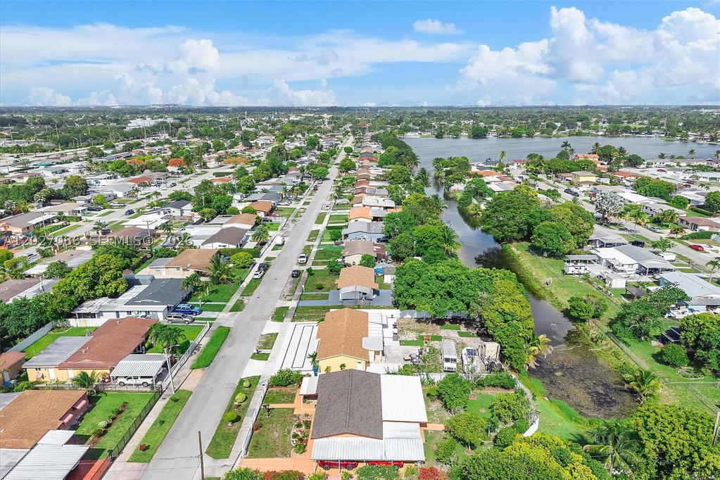 Real estate property located at 5540 180th Ter, Miami-dade, Carol City Lake Steven Es, Miami Gardens, FL