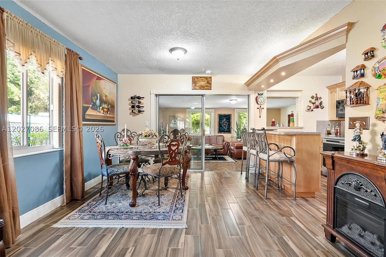 Real estate property located at 5540 180th Ter, Miami-dade, Carol City Lake Steven Es, Miami Gardens, FL