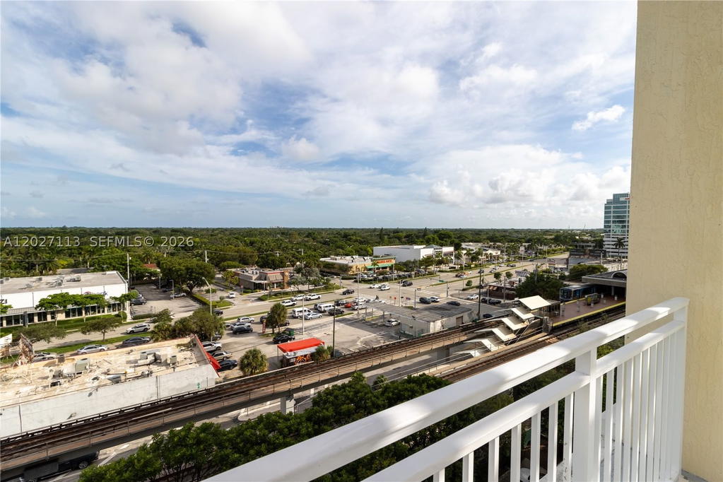 Real estate property located at 7275 90th Way #213, Miami-dade, Downtown Dadeland Condo N, Miami, FL