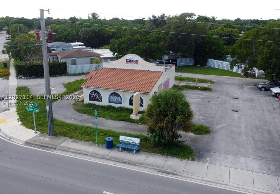 Real estate property located at 14100 Dixie Hwy, Miami-dade, Biscayne Highlands, North Miami, FL