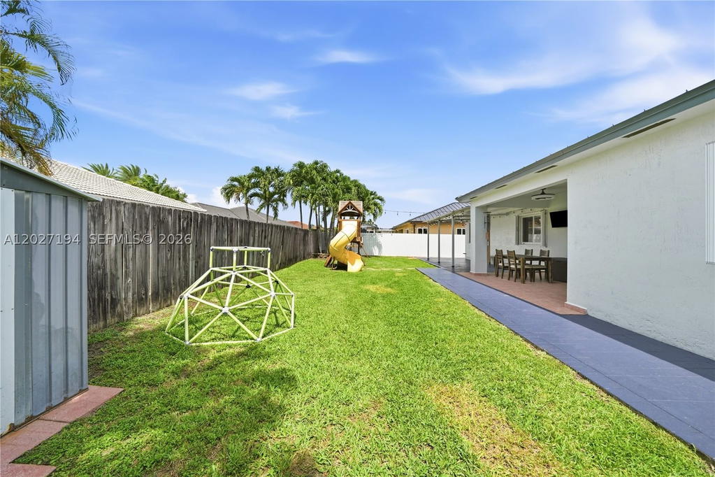 Real estate property located at 8883 176th St, Miami-dade, Palm Spring Estates, Hialeah, FL
