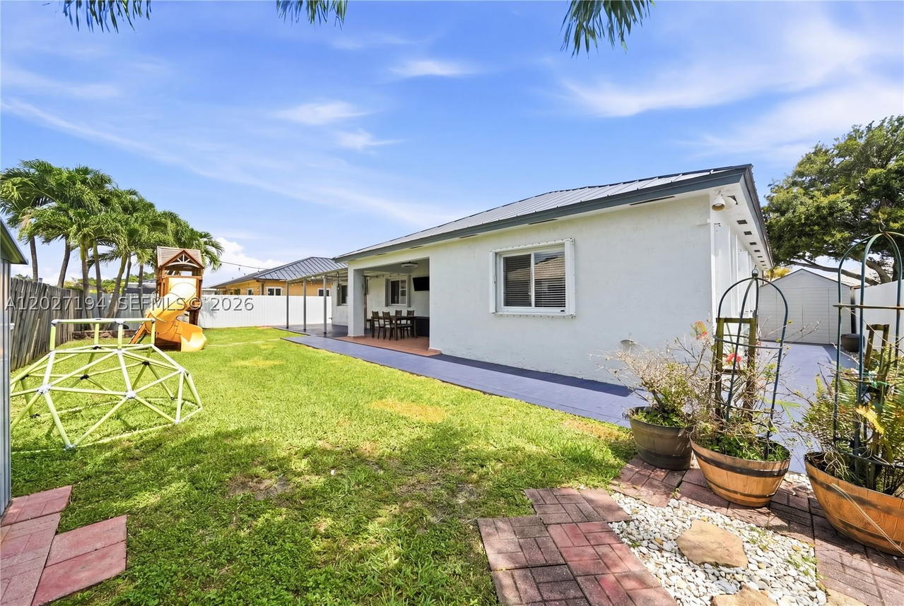 Real estate property located at 8883 176th St, Miami-dade, Palm Spring Estates, Hialeah, FL