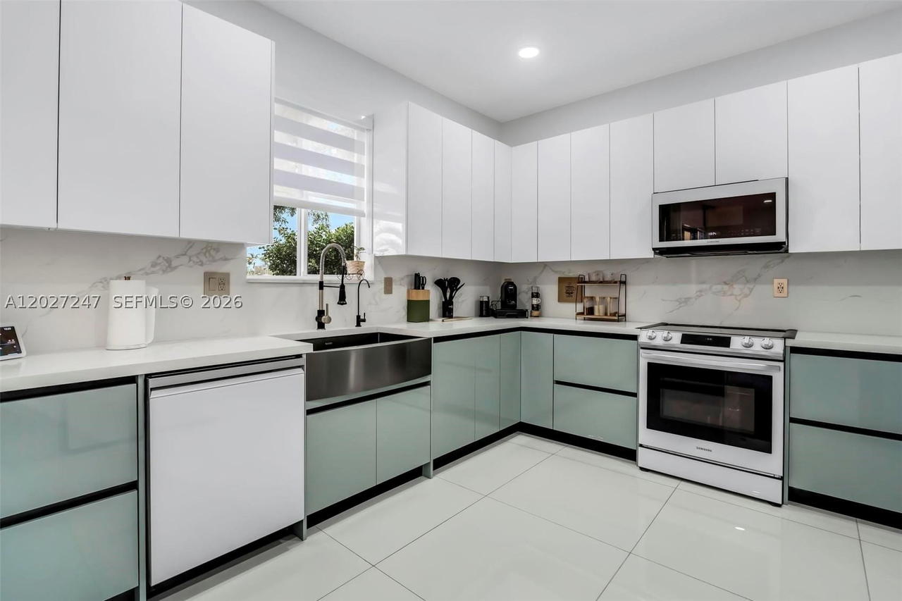 Real estate property located at 156 22nd Ter, Miami-dade, Ventanas At Homestead, Homestead, FL