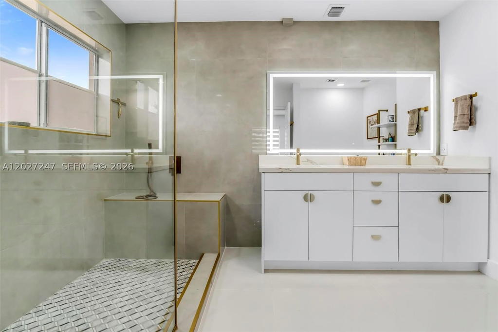 Real estate property located at 156 22nd Ter, Miami-dade, Ventanas At Homestead, Homestead, FL