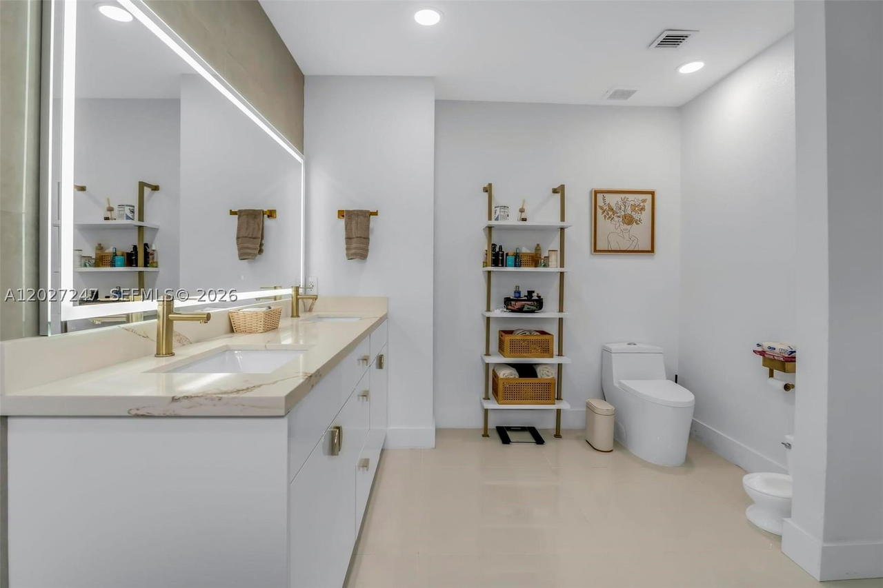 Real estate property located at 156 22nd Ter, Miami-dade, Ventanas At Homestead, Homestead, FL