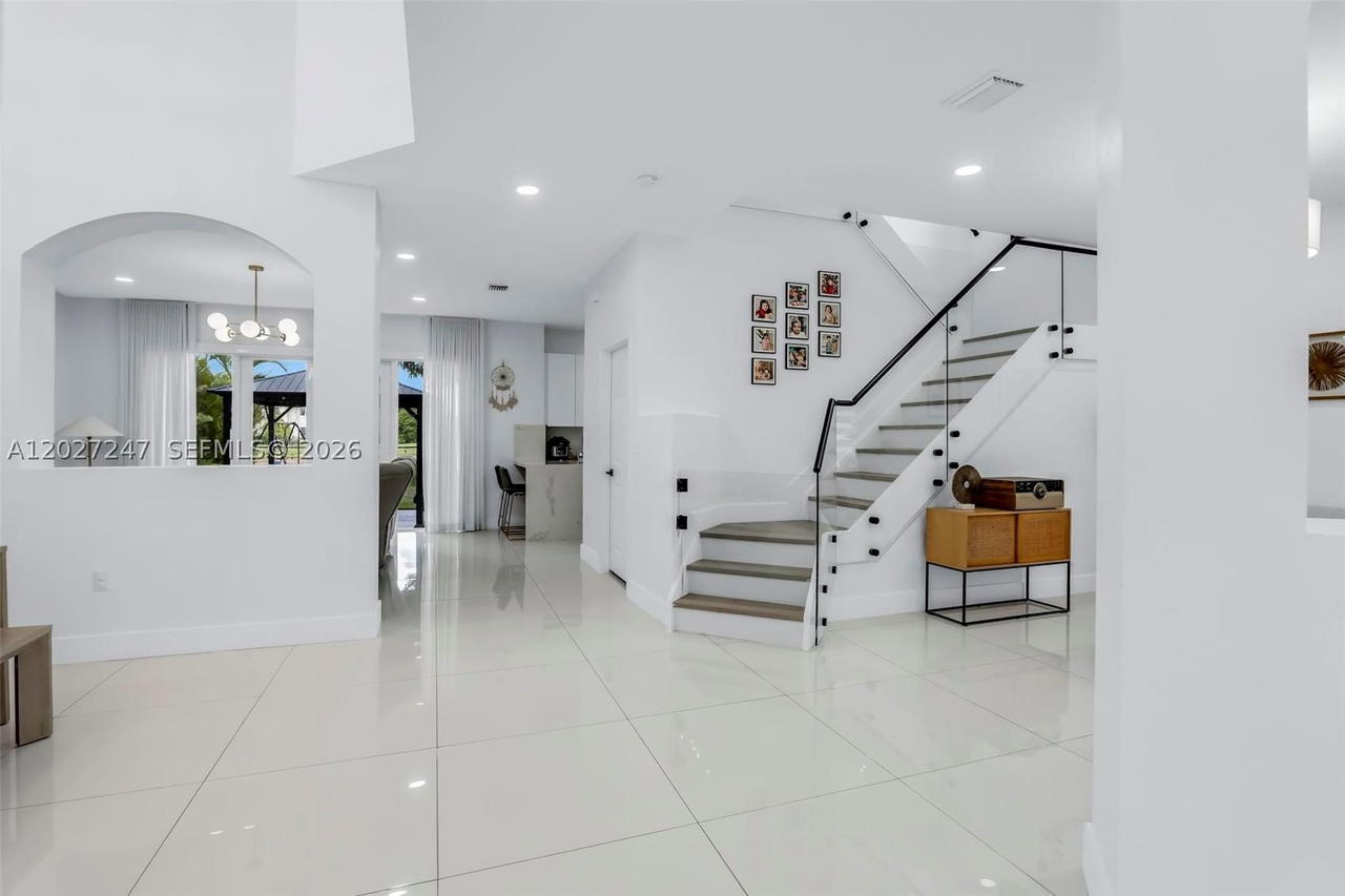 Real estate property located at 156 22nd Ter, Miami-dade, Ventanas At Homestead, Homestead, FL
