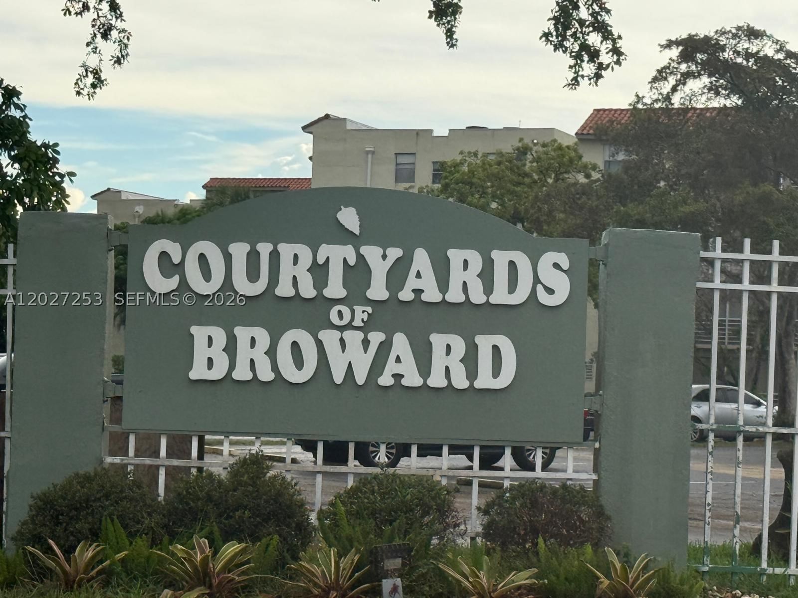 Real estate property located at 1800 81st Ave #1411, Broward, Courtyards Of Broward Con, North Lauderdale, FL