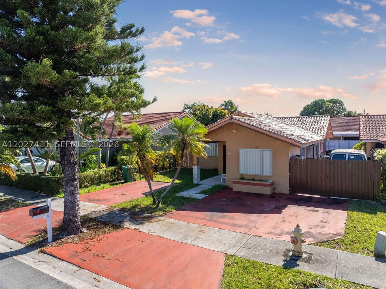 Real estate property located at 10724 145th Ave, Miami-dade, The Cedars Of Kendall, Miami, FL