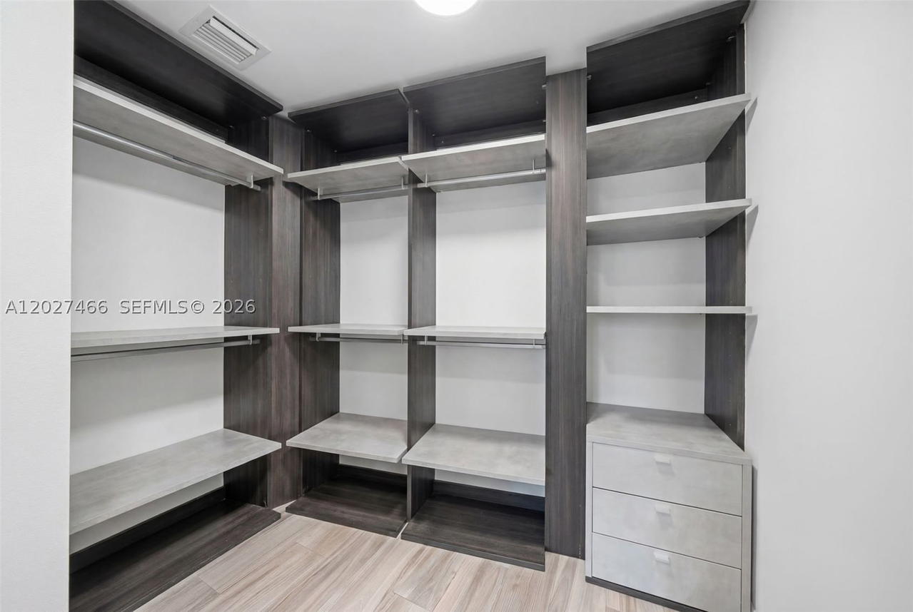 Real estate property located at 801 Miami Ave #2901, Miami-dade, 801 Sma Residences Condo, Miami, FL
