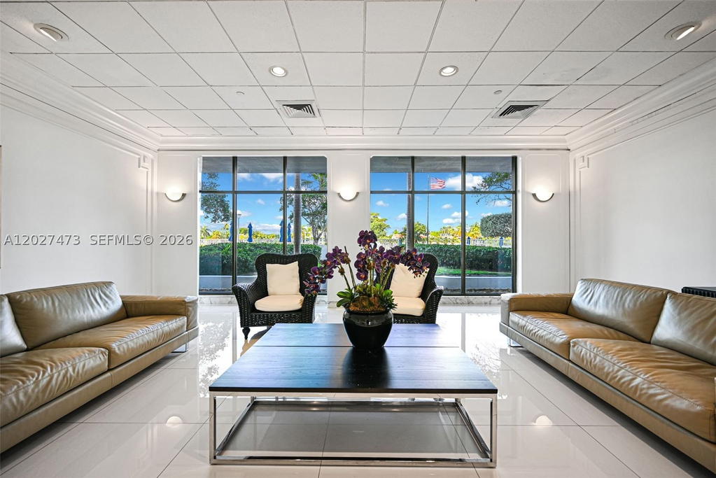 Real estate property located at 5700 Collins Ave #5J, Miami-dade, Seacoast 5700 Condo, Miami Beach, FL