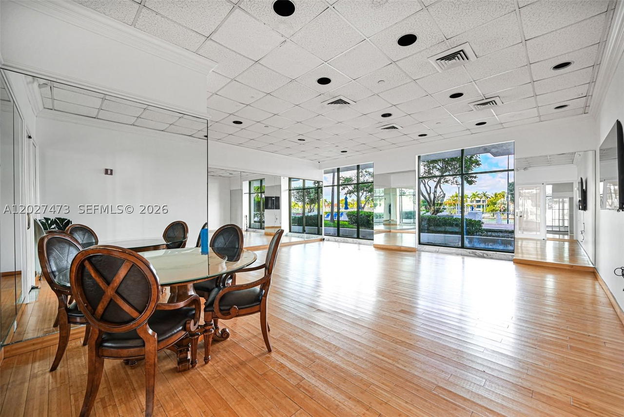 Real estate property located at 5700 Collins Ave #5J, Miami-dade, Seacoast 5700 Condo, Miami Beach, FL