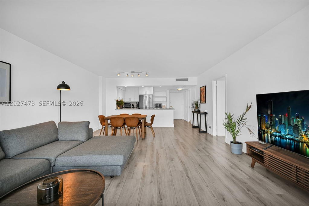 Real estate property located at 5700 Collins Ave #5J, Miami-dade, Seacoast 5700 Condo, Miami Beach, FL