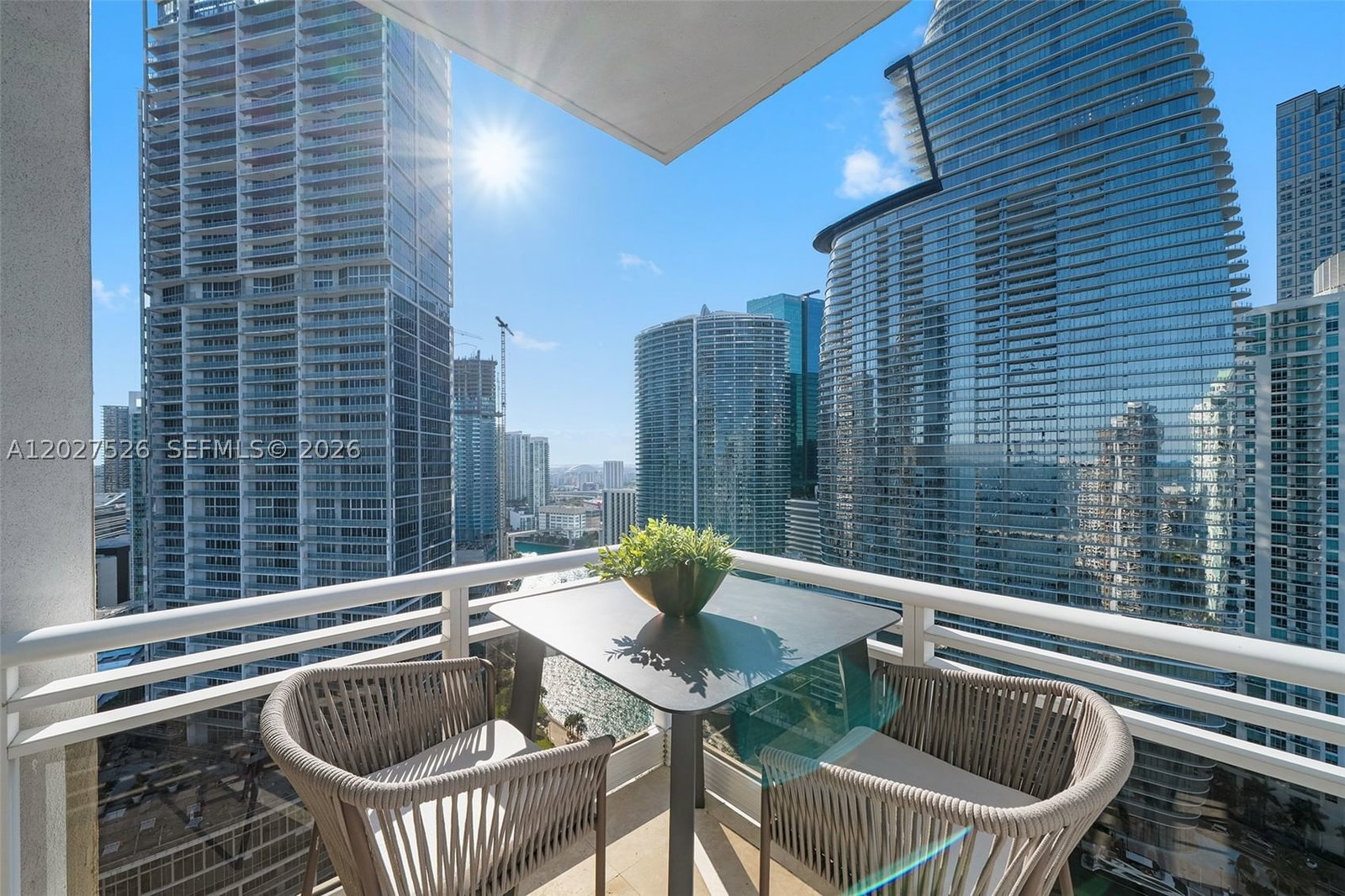 Real estate property located at 901 Brickell Key Blvd #3304, Miami-dade, Carbonell Condo, Miami, FL