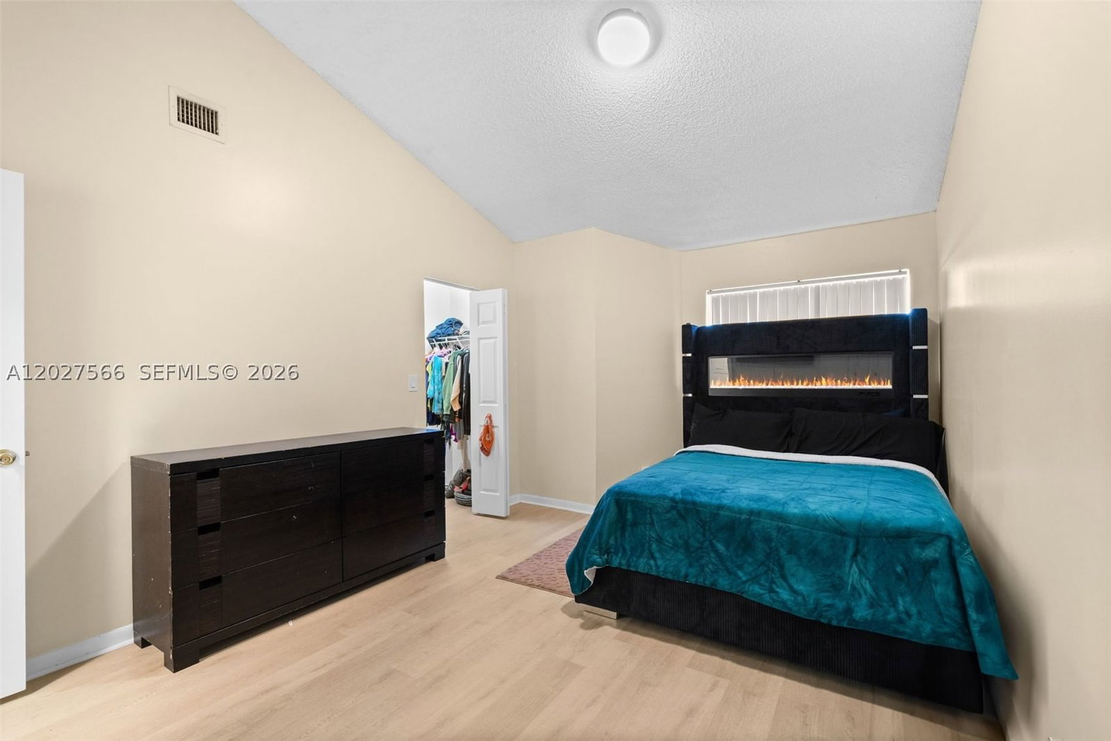 Real estate property located at 3405 44th St #205, Broward, Summer Lake, Oakland Park, FL