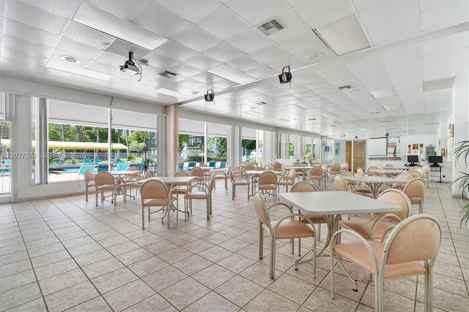 Real estate property located at 20400 Country Club Dr #214, Miami-dade, Biscaya Iv Condo, Aventura, FL