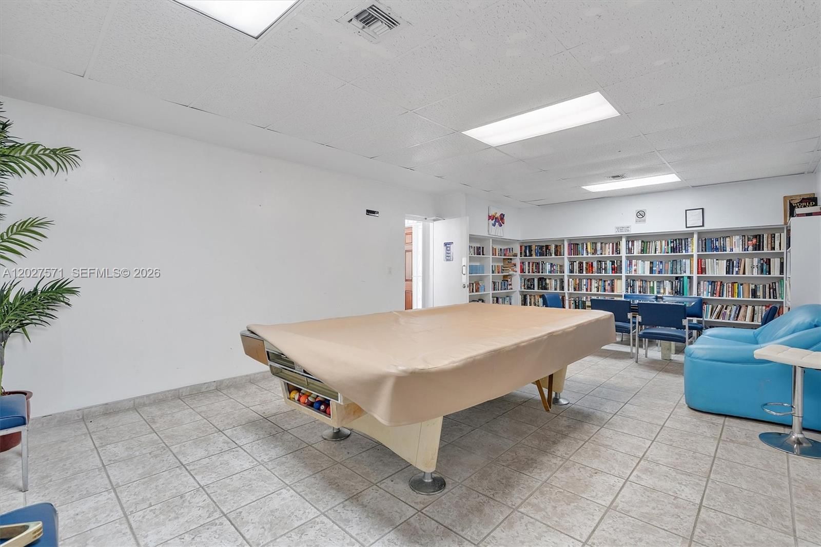 Real estate property located at 20400 Country Club Dr #214, Miami-dade, Biscaya Iv Condo, Aventura, FL