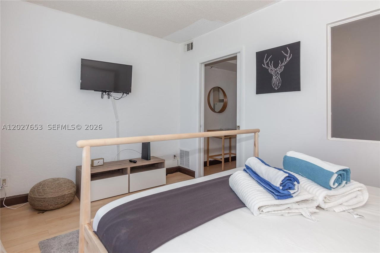 Real estate property located at 5445 Collins Ave #1105, Miami-dade, Castle Beach Club Condo, Miami Beach, FL