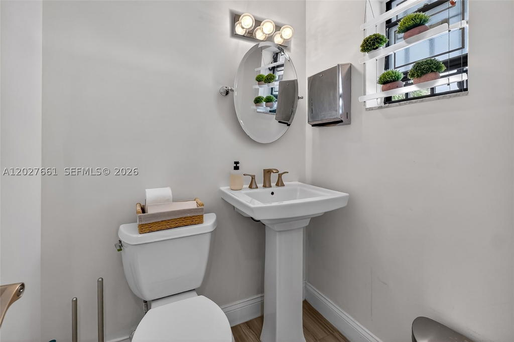 Real estate property located at 201 University Dr #14, Broward, Plantation, FL