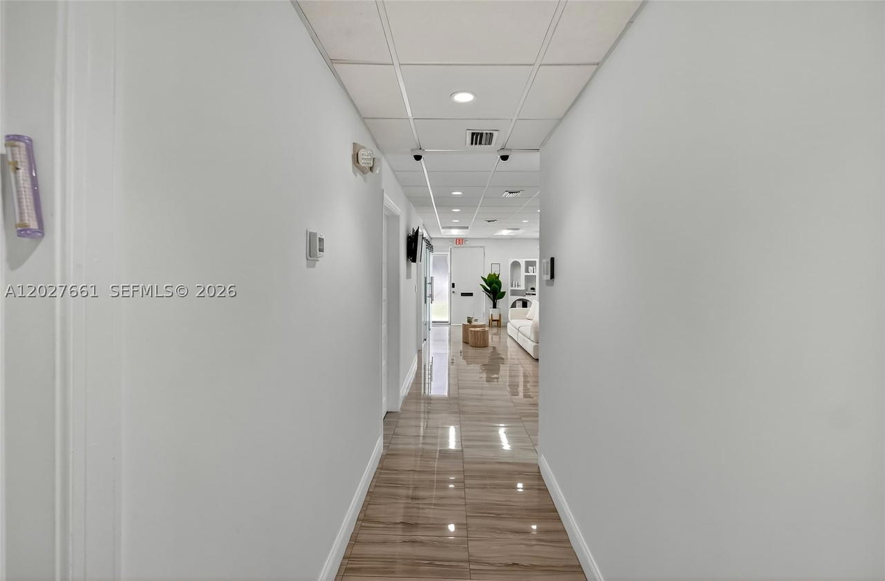 Real estate property located at 201 University Dr #14, Broward, Plantation, FL