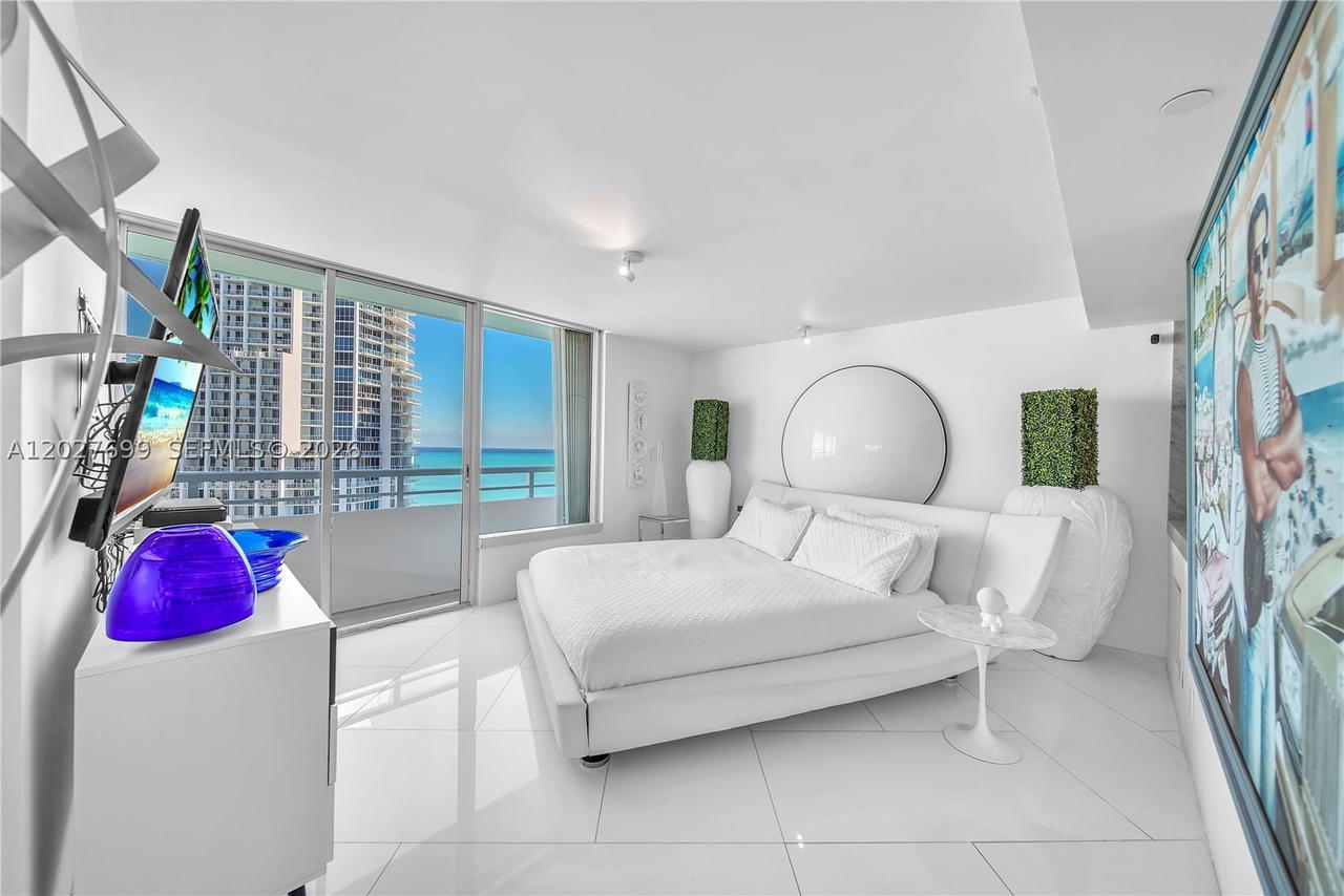 Real estate property located at 400 Pointe Dr #2310, Miami-dade, South Pointe Towers Condo, Miami Beach, FL