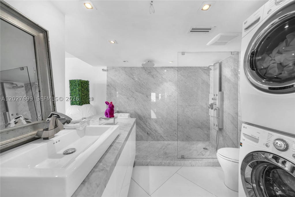 Real estate property located at 400 Pointe Dr #2310, Miami-dade, South Pointe Towers Condo, Miami Beach, FL