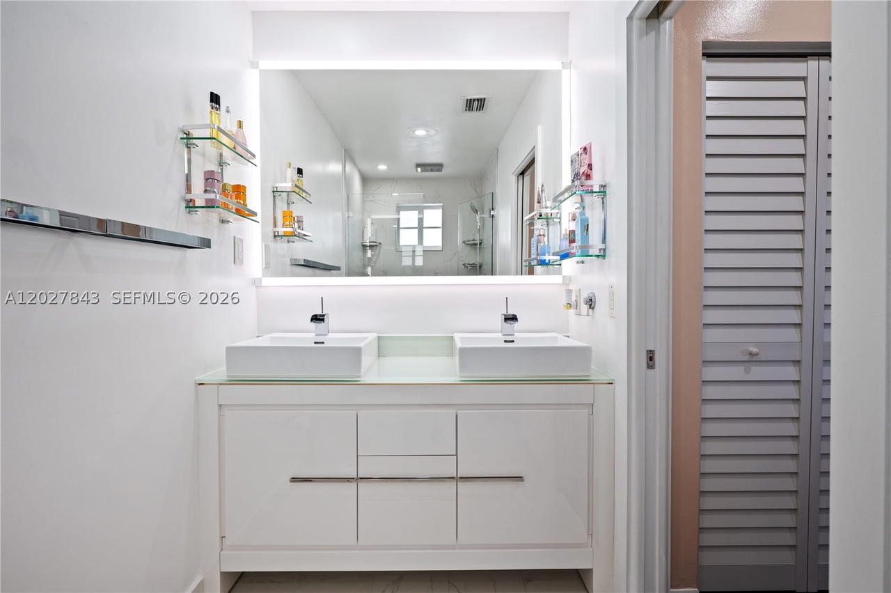 Real estate property located at 16278 97th Ter, Miami-dade, Monaco Estates At Kendall, Miami, FL