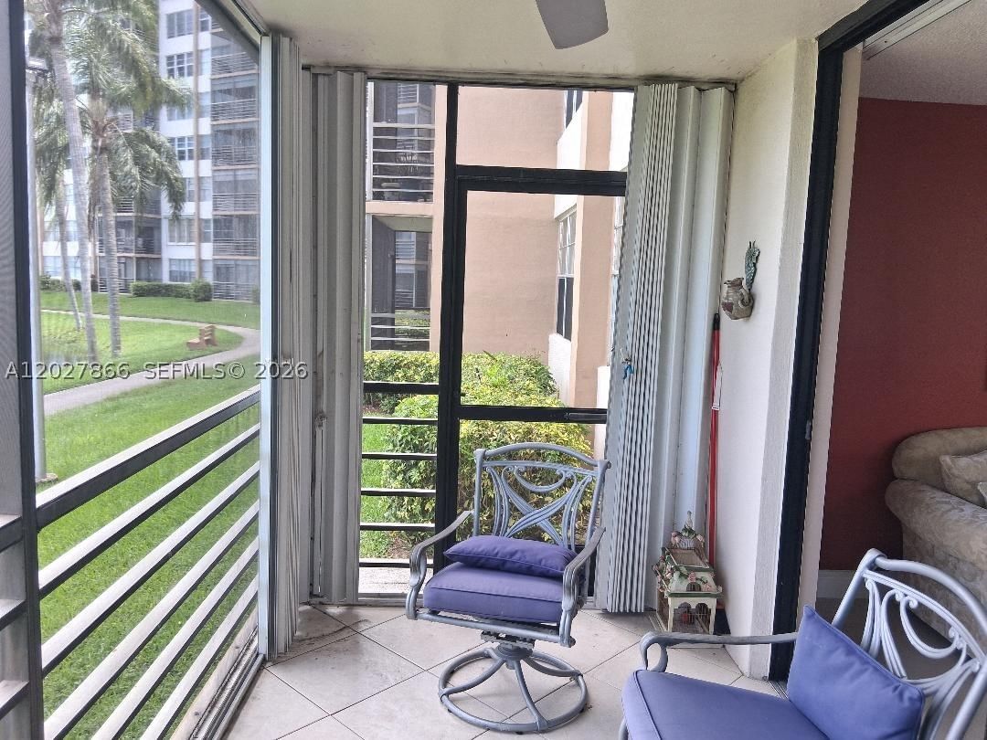 Real estate property located at 1200 St Charles PL L19, Broward, Park Place Condominium No, Pembroke Pines, FL