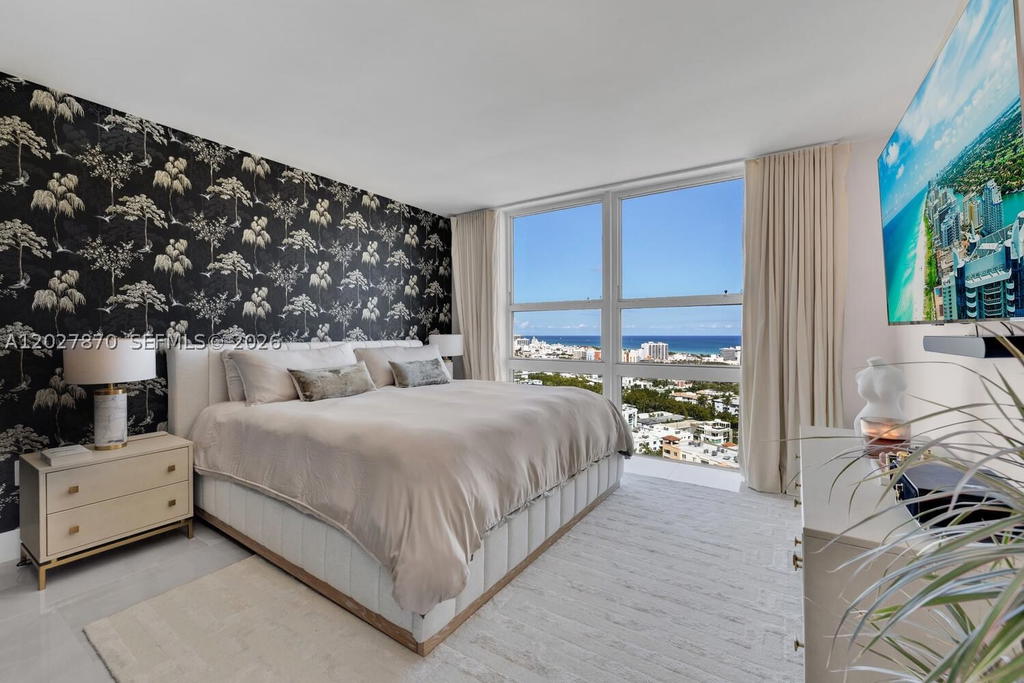 Real estate property located at 90 Alton Rd #2207, Miami-dade, Yacht Club At Portofino C, Miami Beach, FL