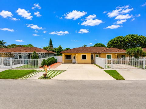 Real estate property located at 10624 181st St, Miami-dade, Jamel Twinhomes, Miami, FL